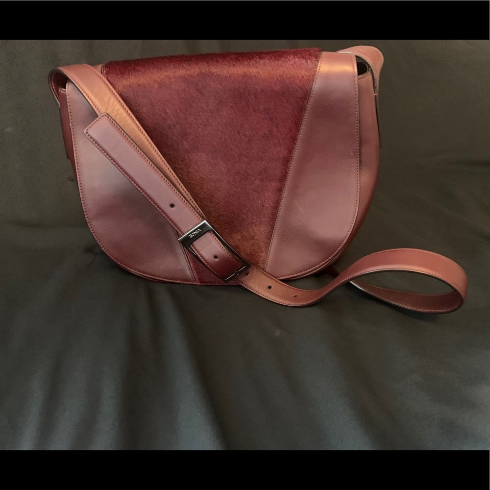 VINCE CAMUTO burgundy cross body purse